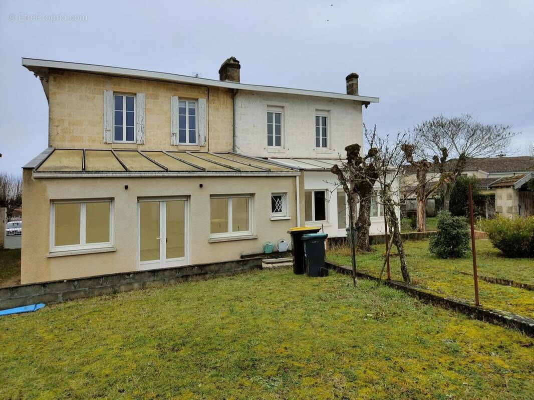 Maison à CASTRES-GIRONDE