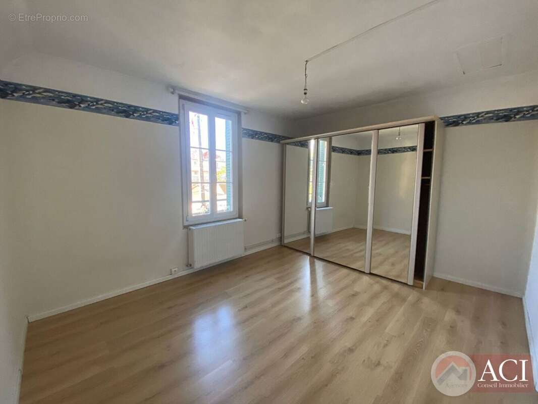 53197813e.jpg - Maison à BORNEL