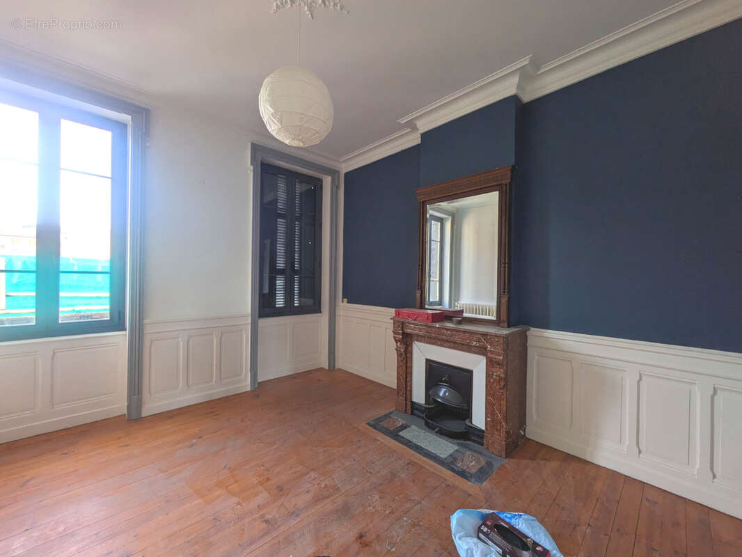 Proche du centre de FEURS, Appartement de 125m2 à vendre. - photo 6