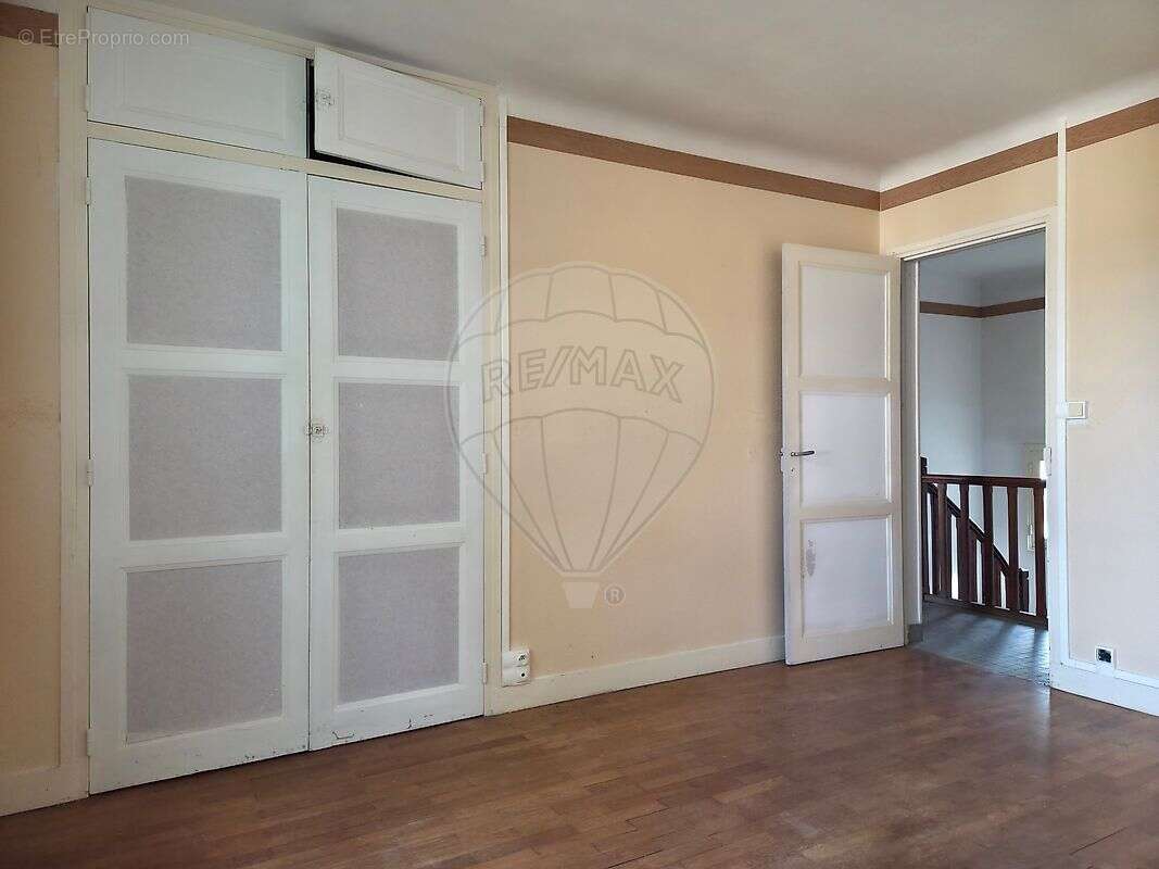 Maison à VARENNES-VAUZELLES