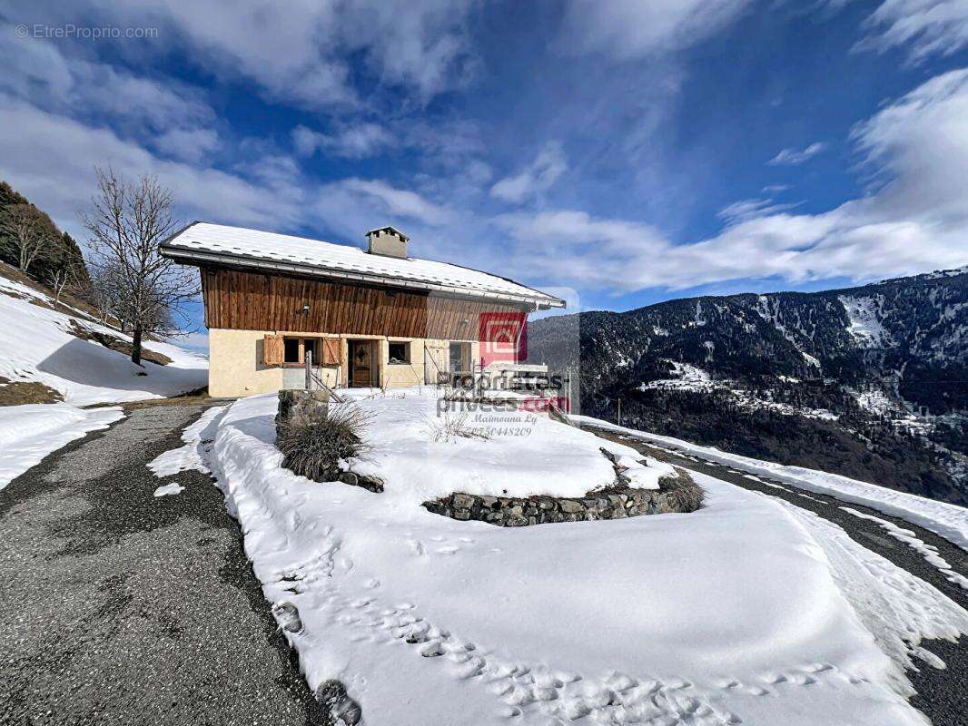 Maison à UGINE