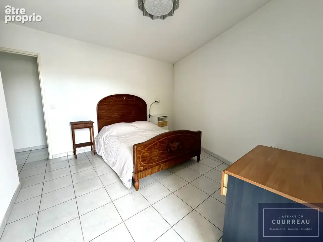 Quartier la martelle, appartement T3 , terrasse et parking , - photo 10