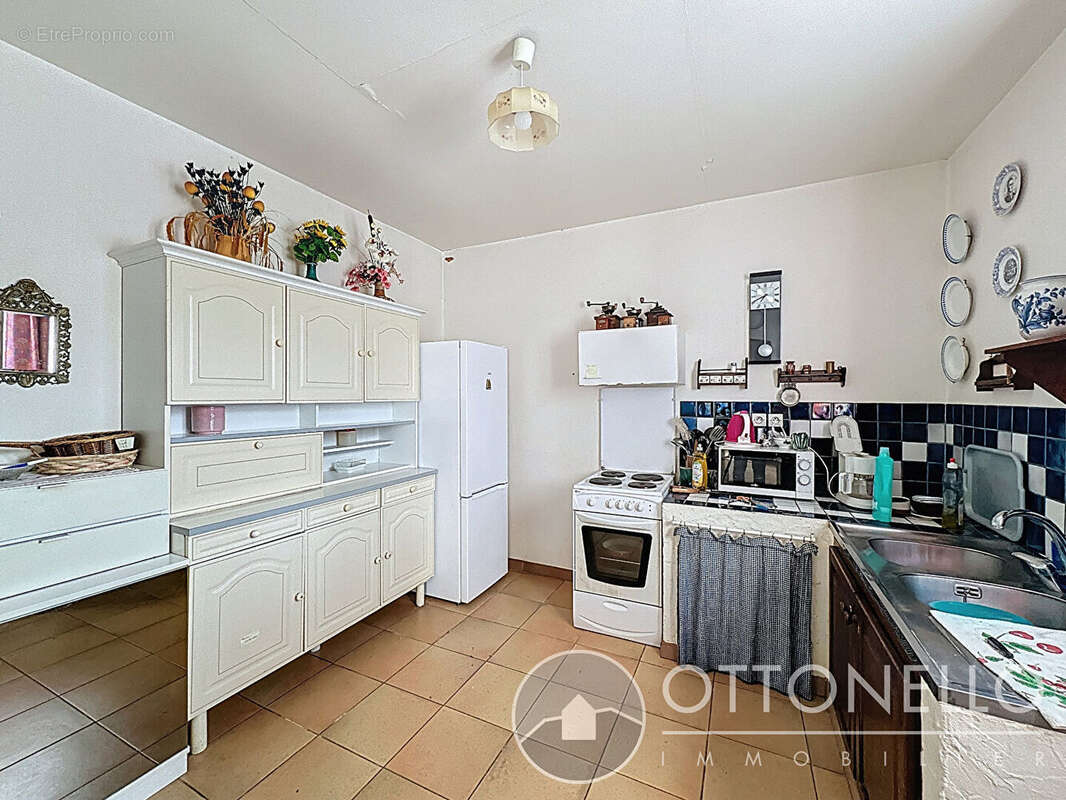 Maison à ROQUEBRUNE-SUR-ARGENS