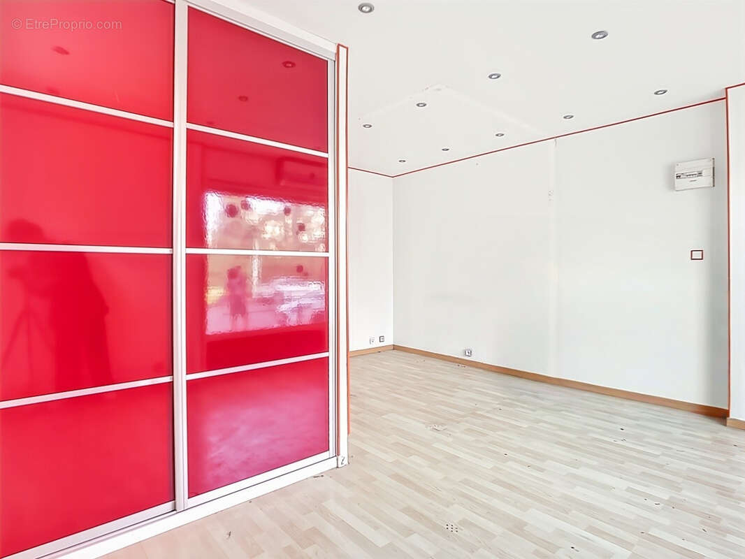 Commerce à MARSEILLE-9E