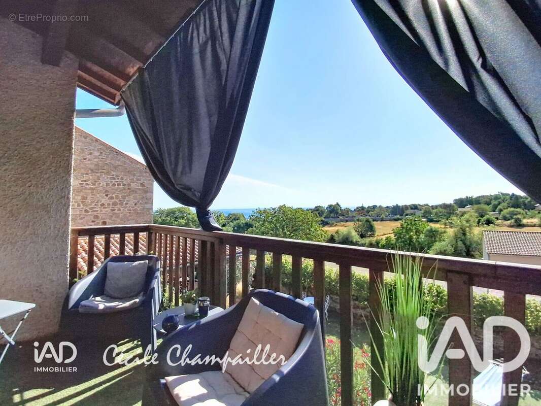 Maison 168 m² à Roisey  - photo 2