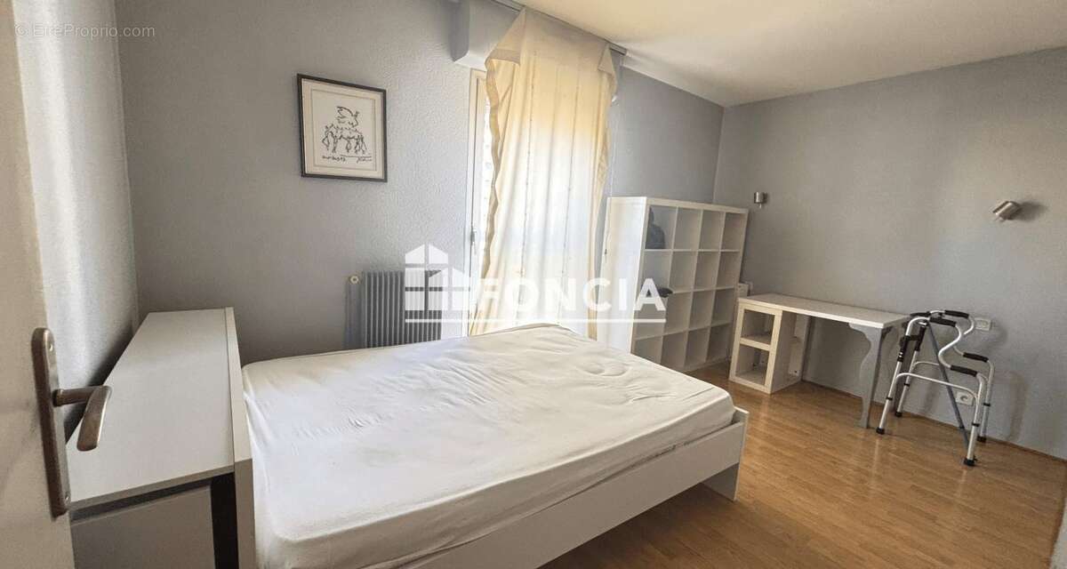 Perpignan proche centre ville t3 83m2 lumineux avec double sejour  , cave et parking - photo 4