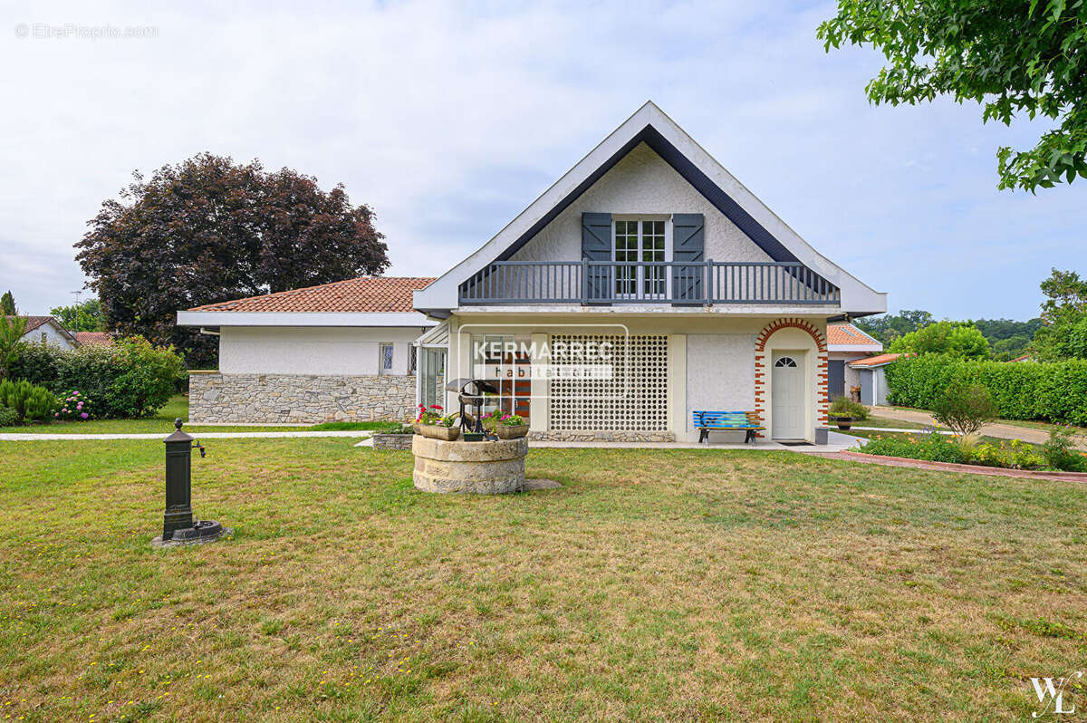 Maison à SAINT-PIERRE-DU-MONT