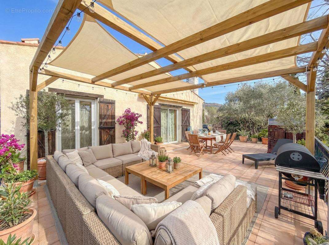 Maison à TOURRETTES-SUR-LOUP