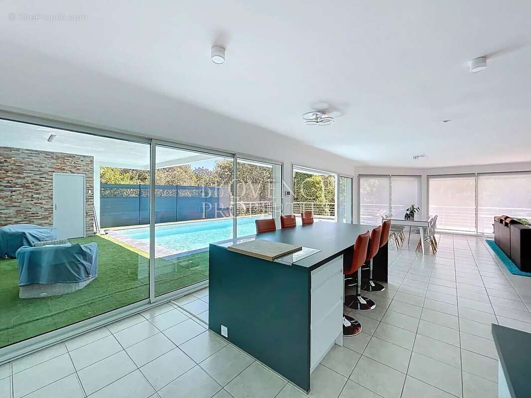 Maison à FLASSANS-SUR-ISSOLE