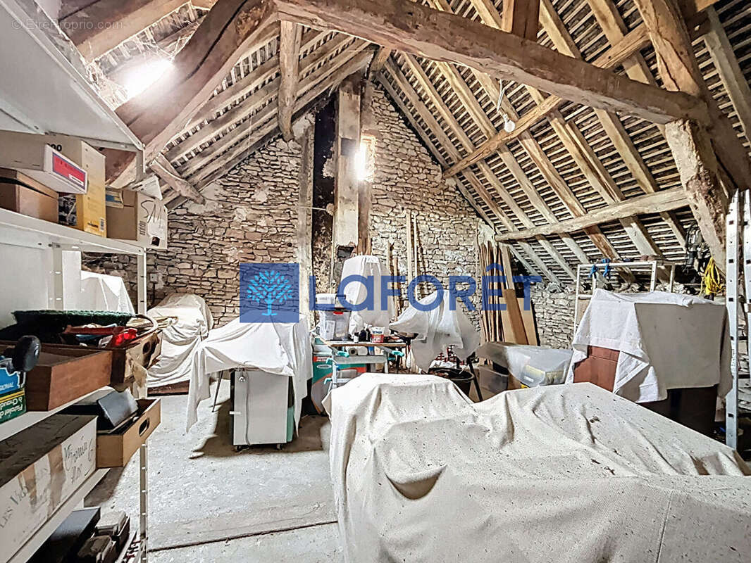 Maison à JUMEAUVILLE