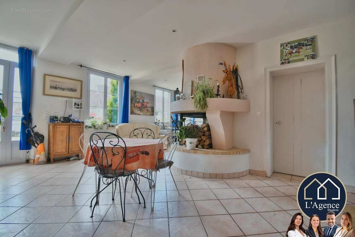 Maison à CHATEAUNEUF-EN-THYMERAIS