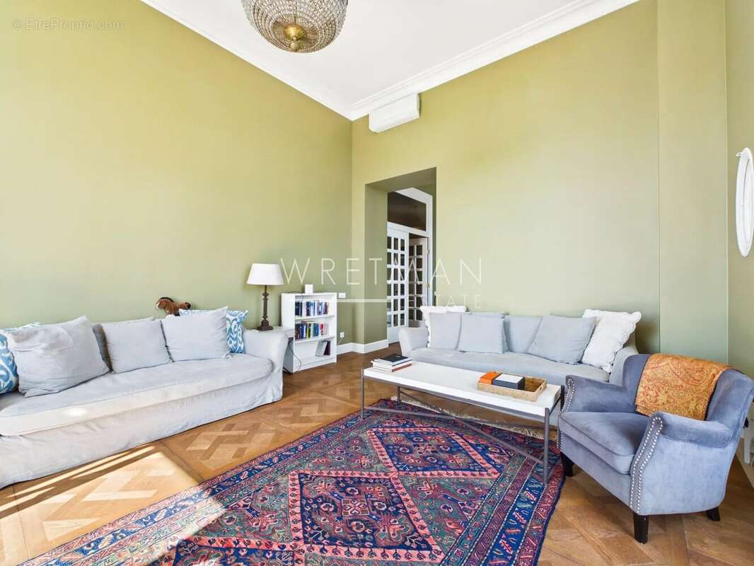 Appartement à ROQUEBRUNE-CAP-MARTIN