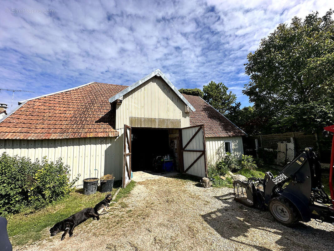 Propriété 2 Maisons et grange à  Saint-mesmin 3 pièce(s) 106 m2 - photo 16