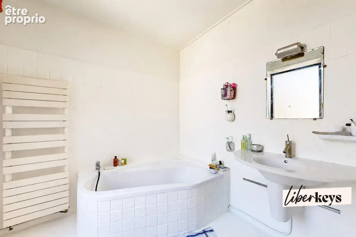 Appartement de caractère- 5 pièces- Nîmes Monjardin - photo 12