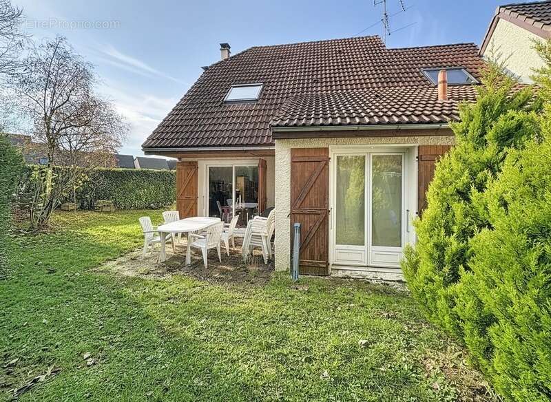 Maison à VILLE-LA-GRAND