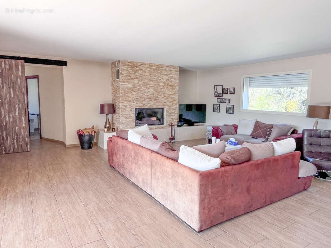 Maison à SAINT-MAXIMIN-LA-SAINTE-BAUME