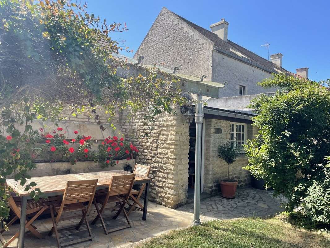 Maison à LION-SUR-MER