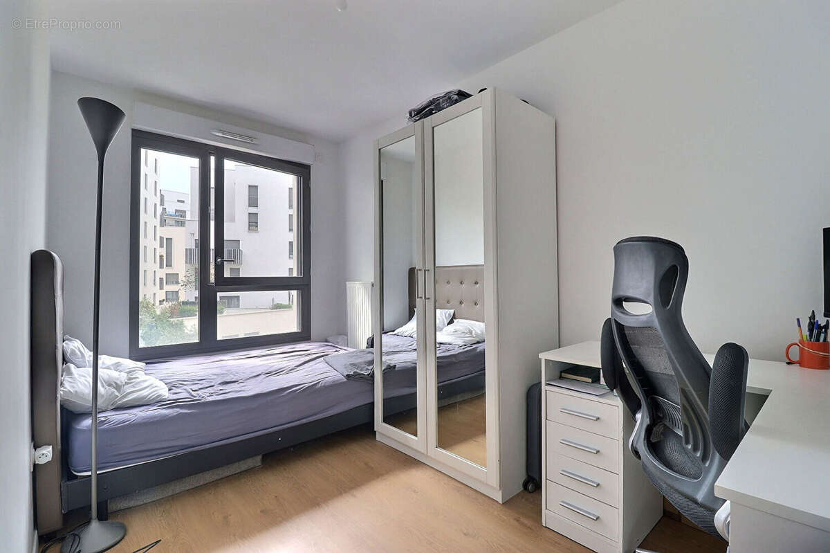 Appartement Colombes 3 pièces de 65 m² avec balcon et parking - Colombes (secteur Gare du Stade) - photo 6