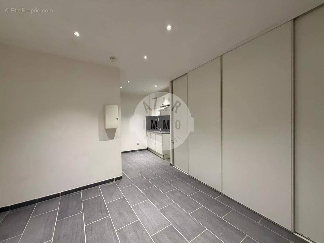 Appartement à ROQUEVAIRE