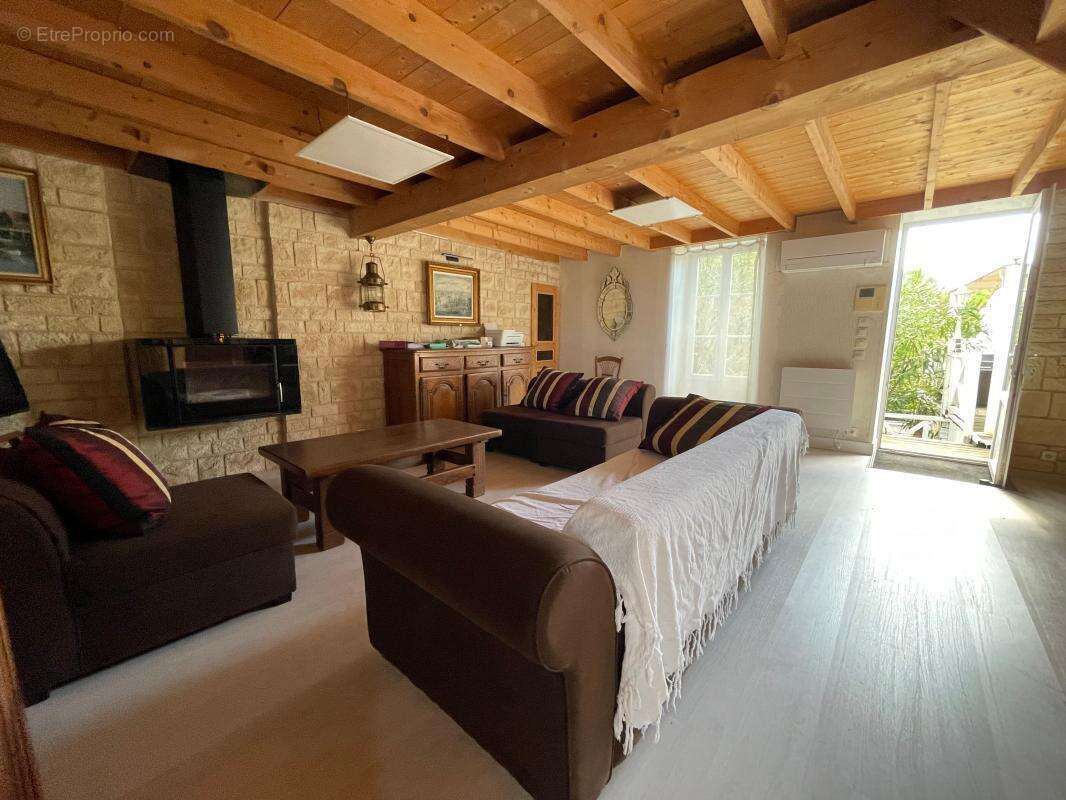 Maison à PORT-DES-BARQUES