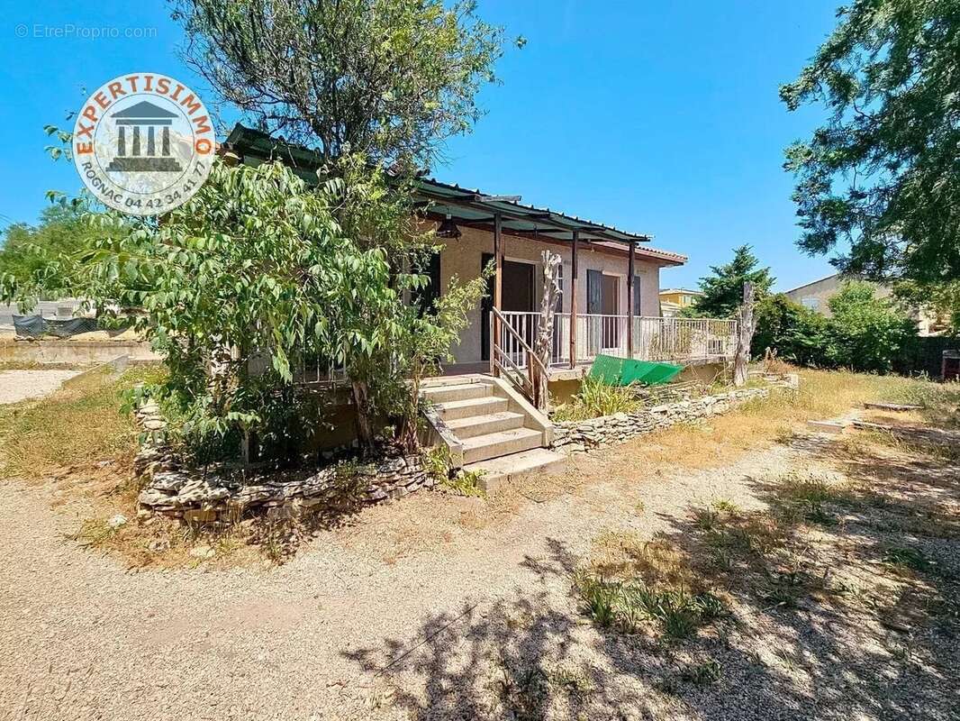 Maison à LA FARE-LES-OLIVIERS