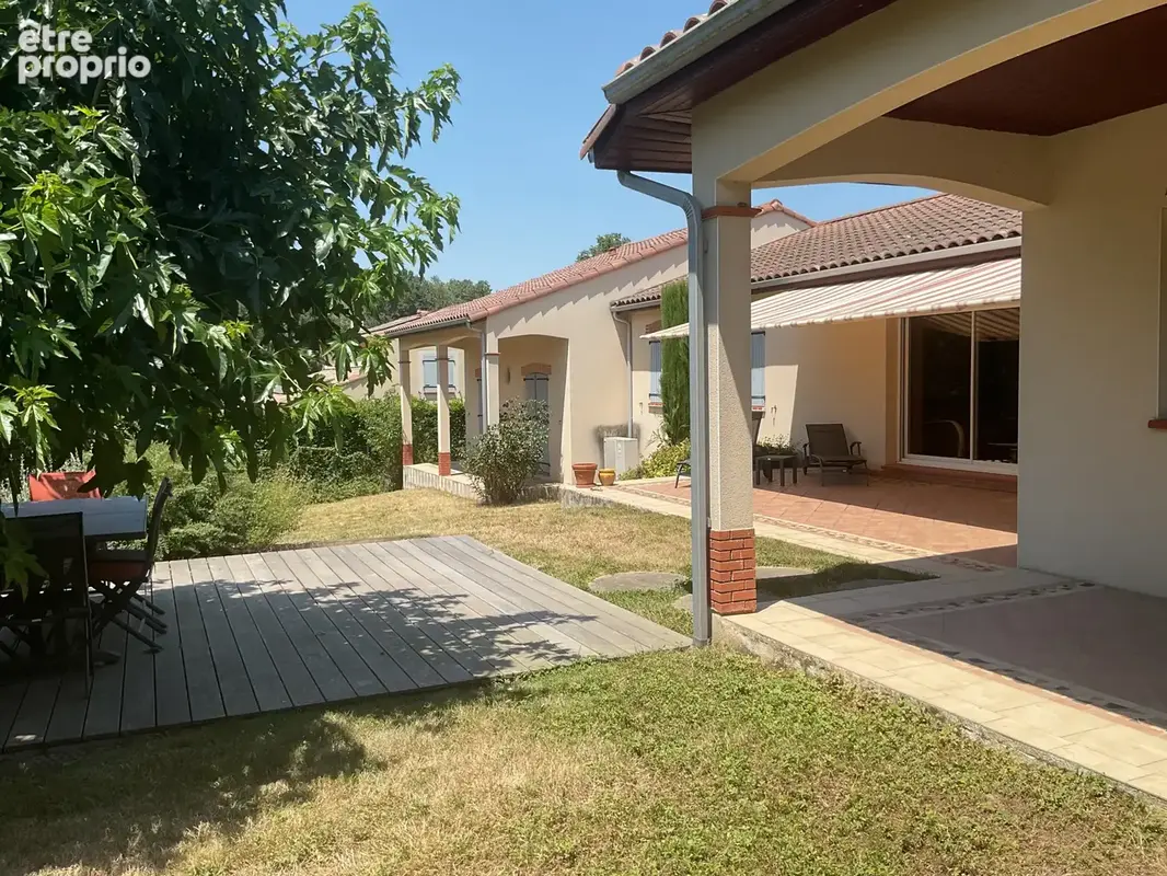 Maison T6 avec garage sur beau terrain de 1300m2 - photo 15