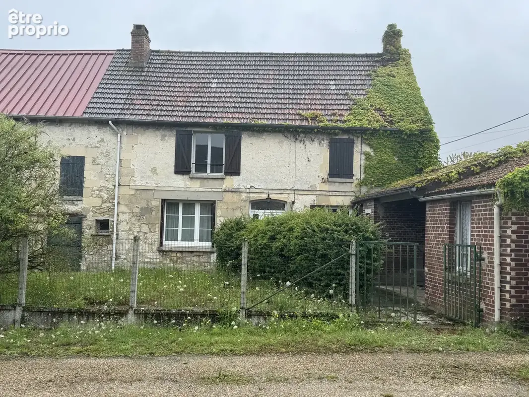 Corps de ferme habitable avec dépendances a rénover. - photo 4