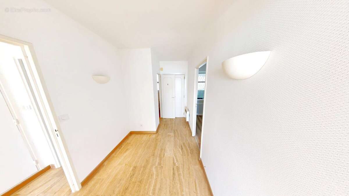 Appartement à VILLENEUVE-LOUBET