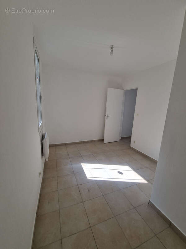 Appartement à MARSEILLE-3E