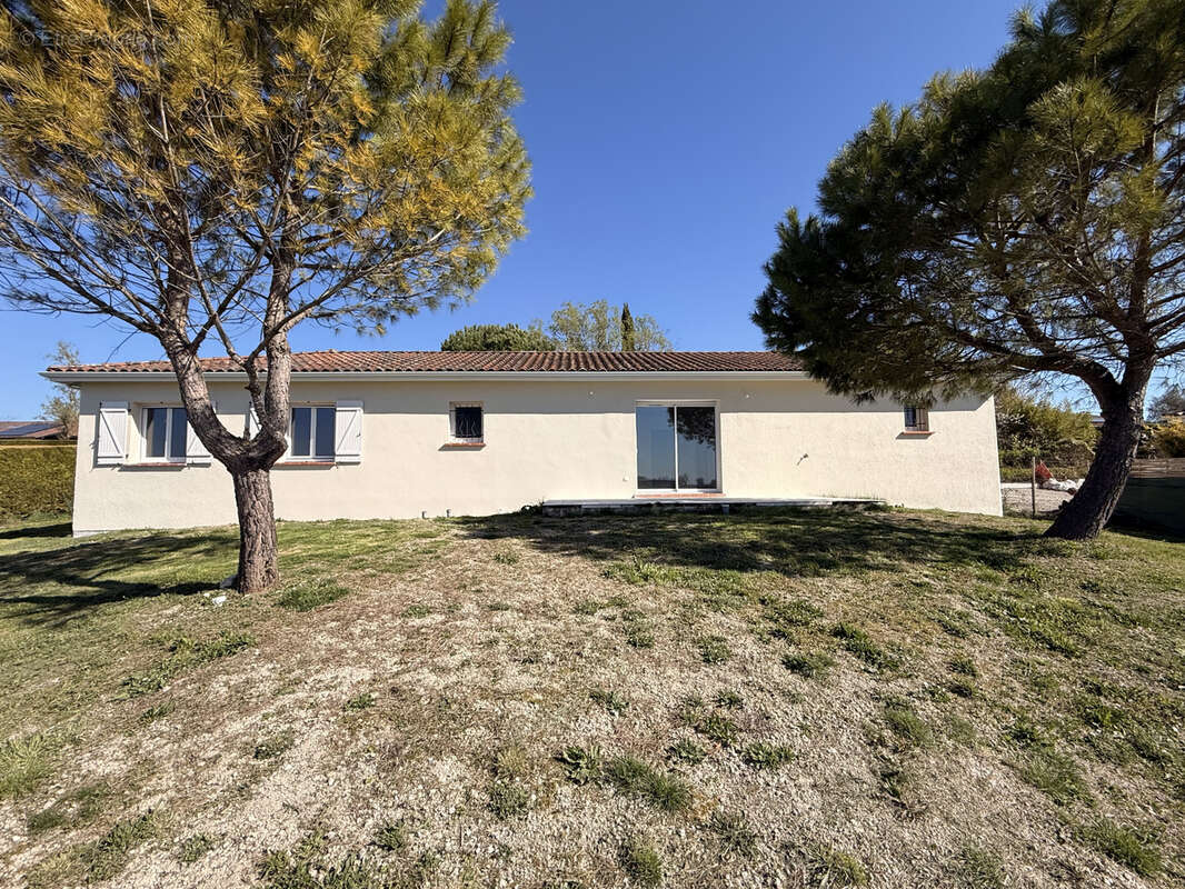 Maison à SAUVAGNAS