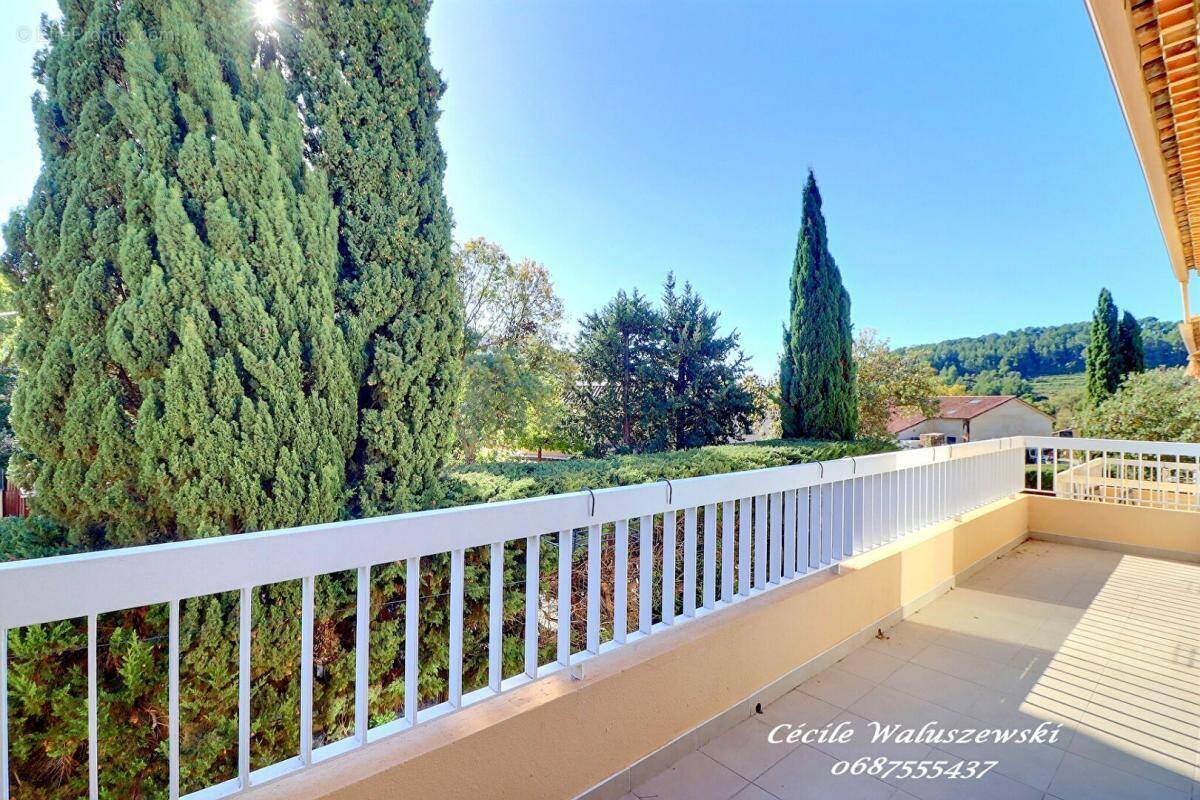 Appartement à LE CASTELLET