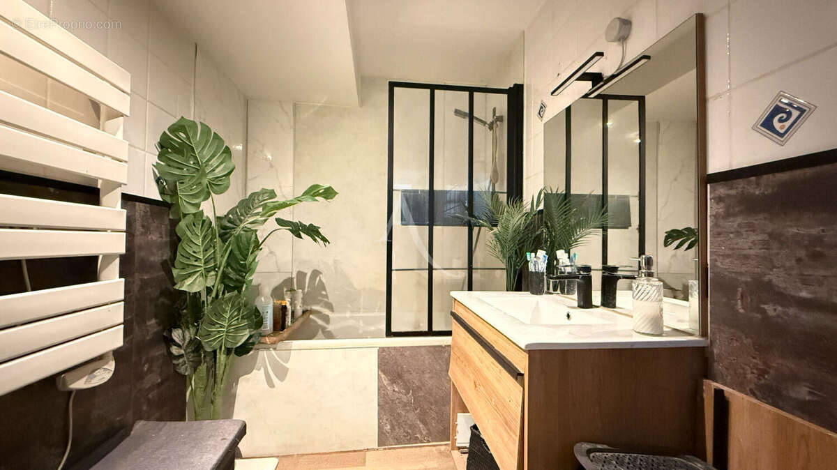 PENTAGONE LA ROCHE S/YON - Appartement Type III avec garage et cour privative - A VENDRE  Exclusivité AMANDA - photo 7