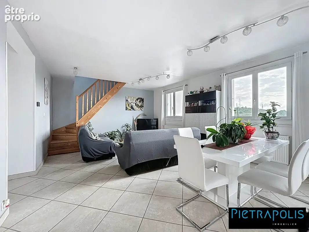 Maison 5 pièces 110 m² à vendre à Genilac (42800) - photo 1