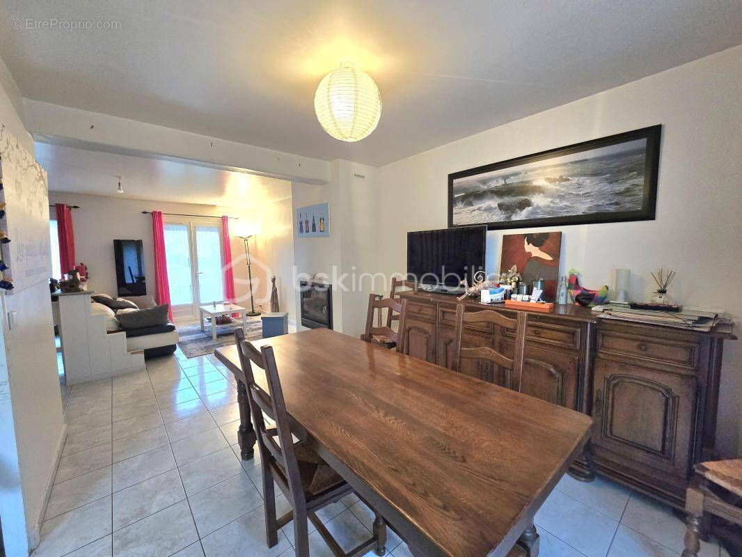 Maison à LA CHAPELLE-SAINT-MESMIN