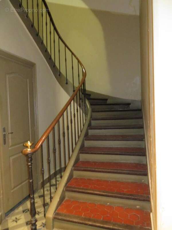  - Appartement à DRAGUIGNAN