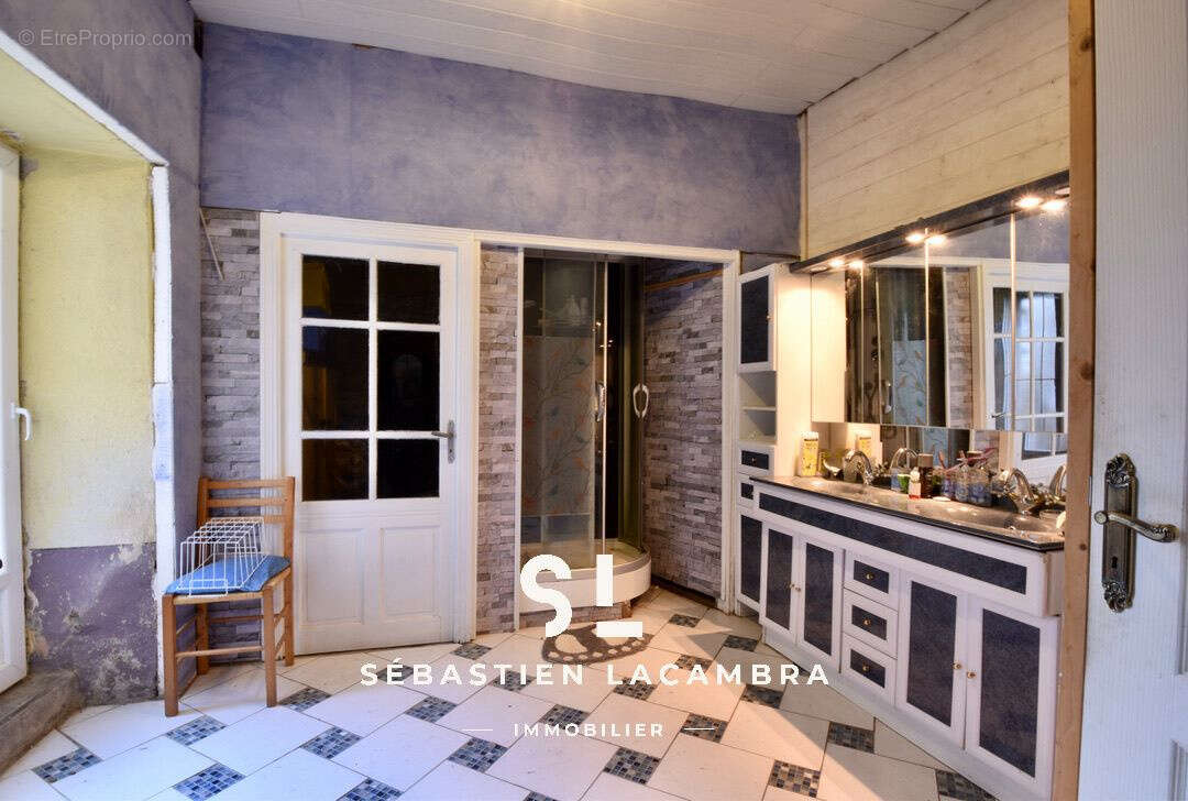 Maison en pierre rénovée   5 pièces   Piscine avec dôme   Terrain arboré - photo 10