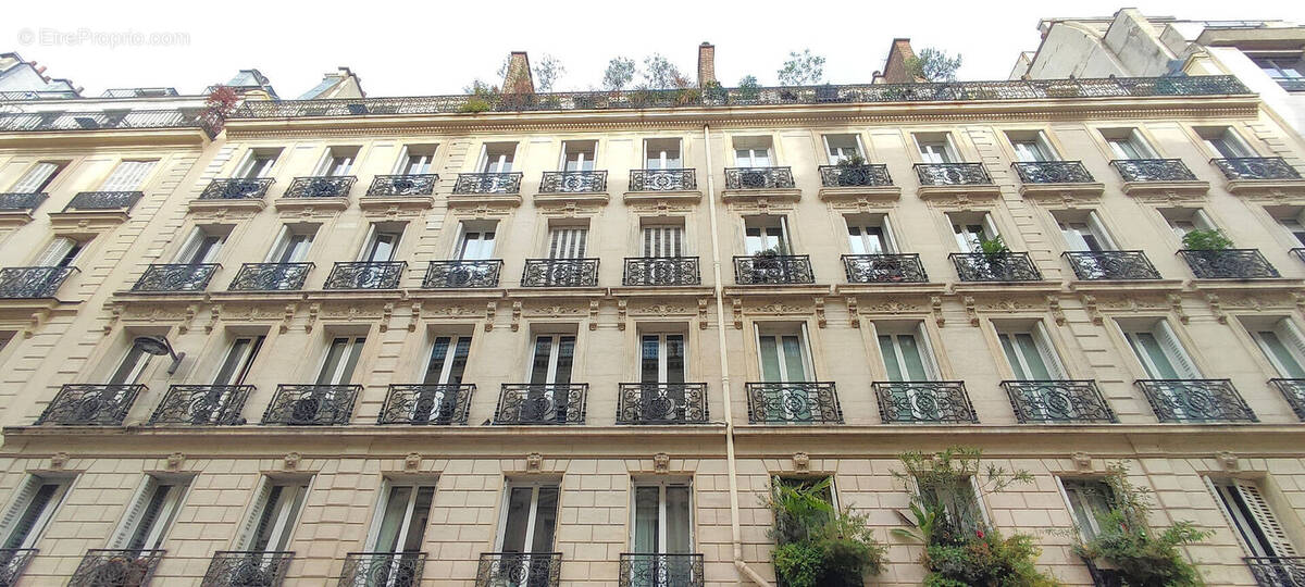 Appartement à PARIS-8E