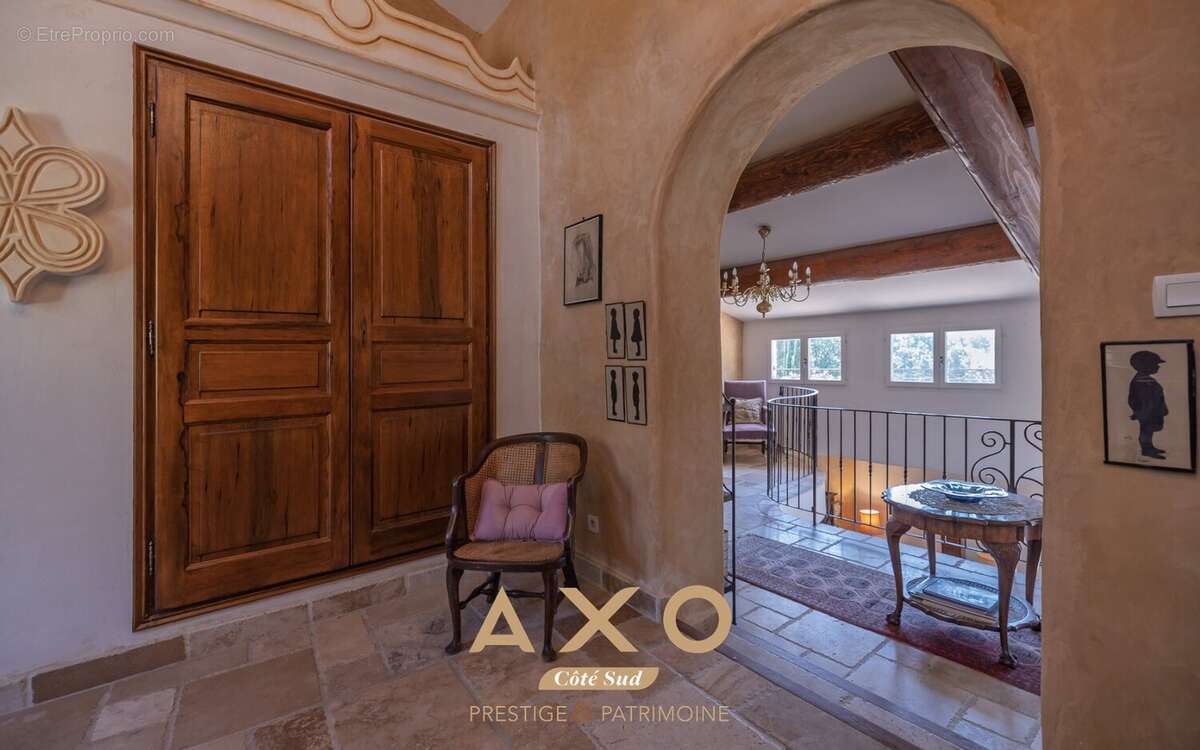 Allemagne-en-provence - bastide - 696 m² - 5 habitations - piscine 15x7 - terrain 1 ha - 995 000  - photo 6