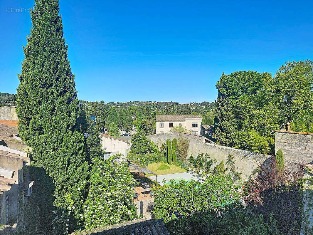 Appartement à VILLENEUVE-LES-AVIGNON