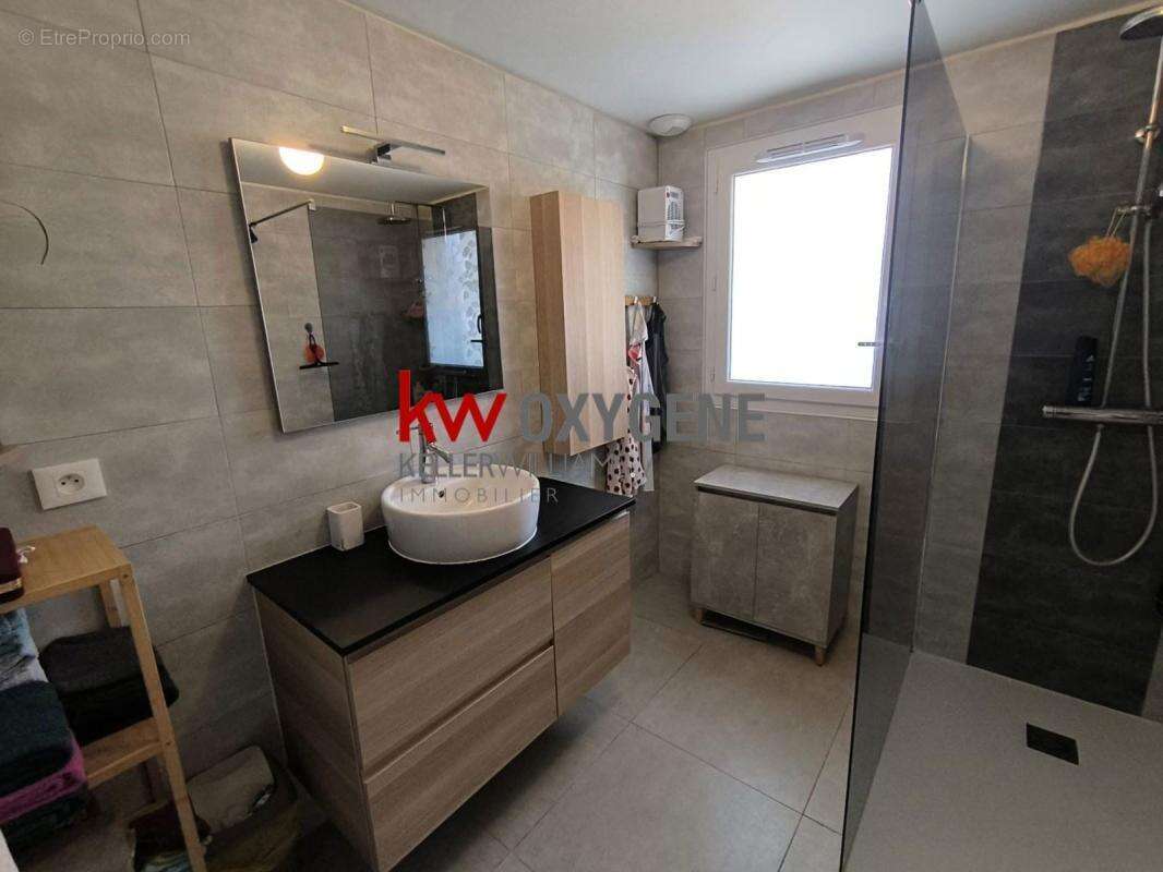 Appartement à TRESSERRE