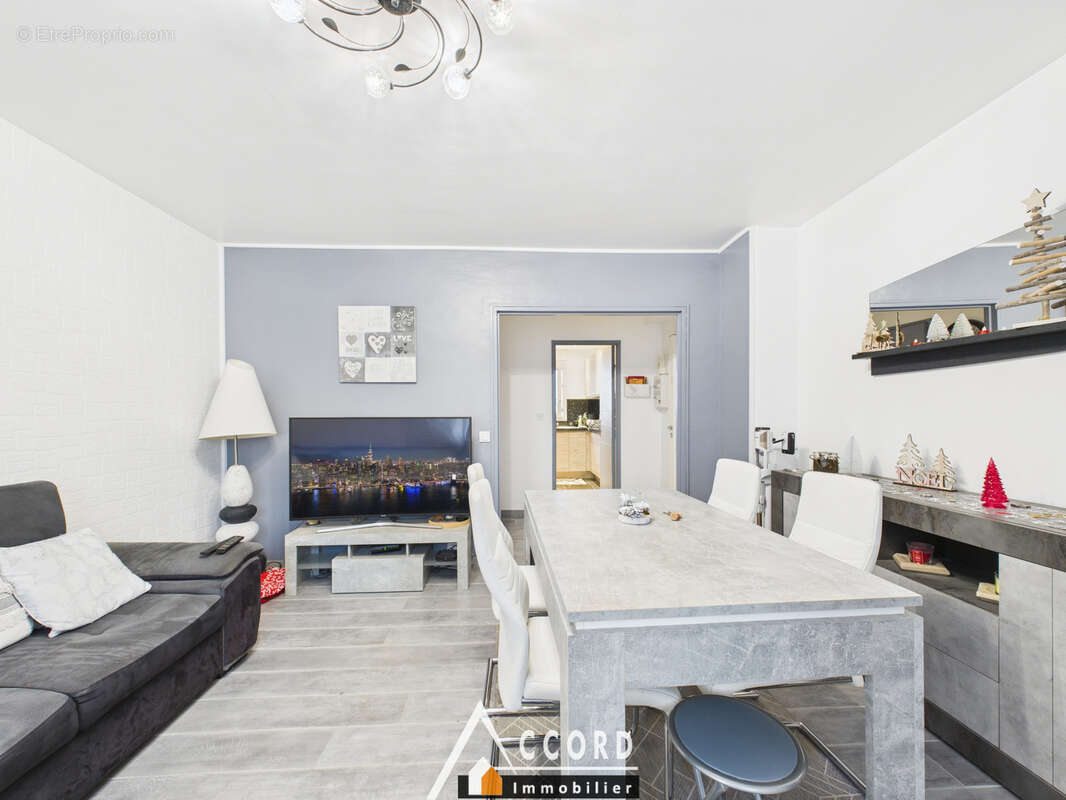 Appartement à SARTROUVILLE