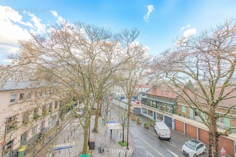 Appartement à LES LILAS