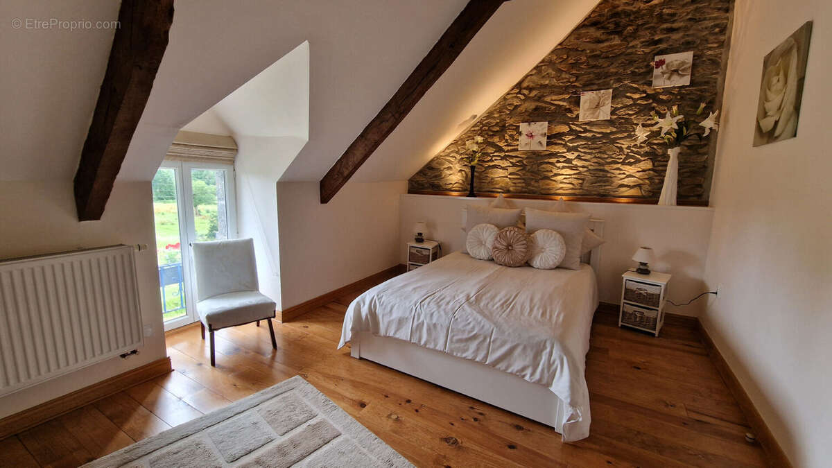 Maison à COLLINEE