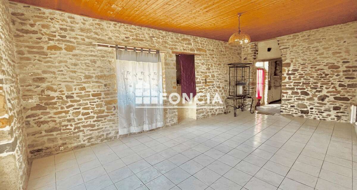 Maison à TALMONT-SAINT-HILAIRE