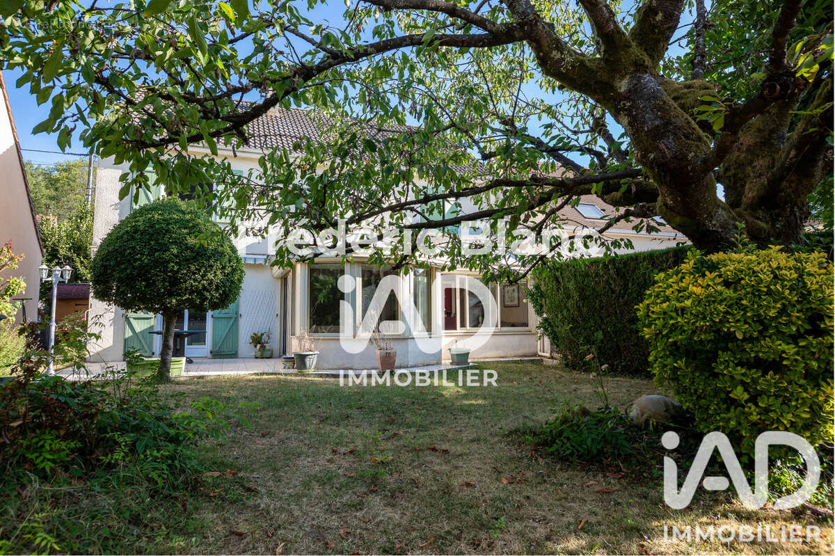 Maison 146 m² à Igny  - photo 2
