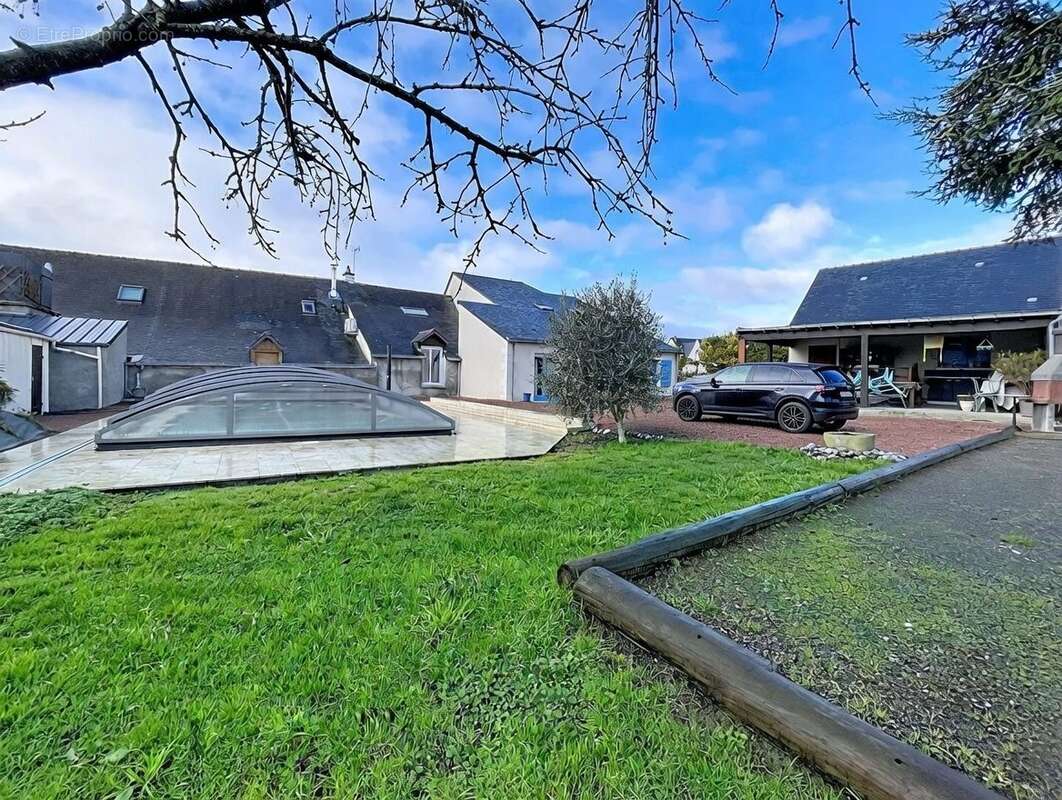 Maison à LONGUE-JUMELLES