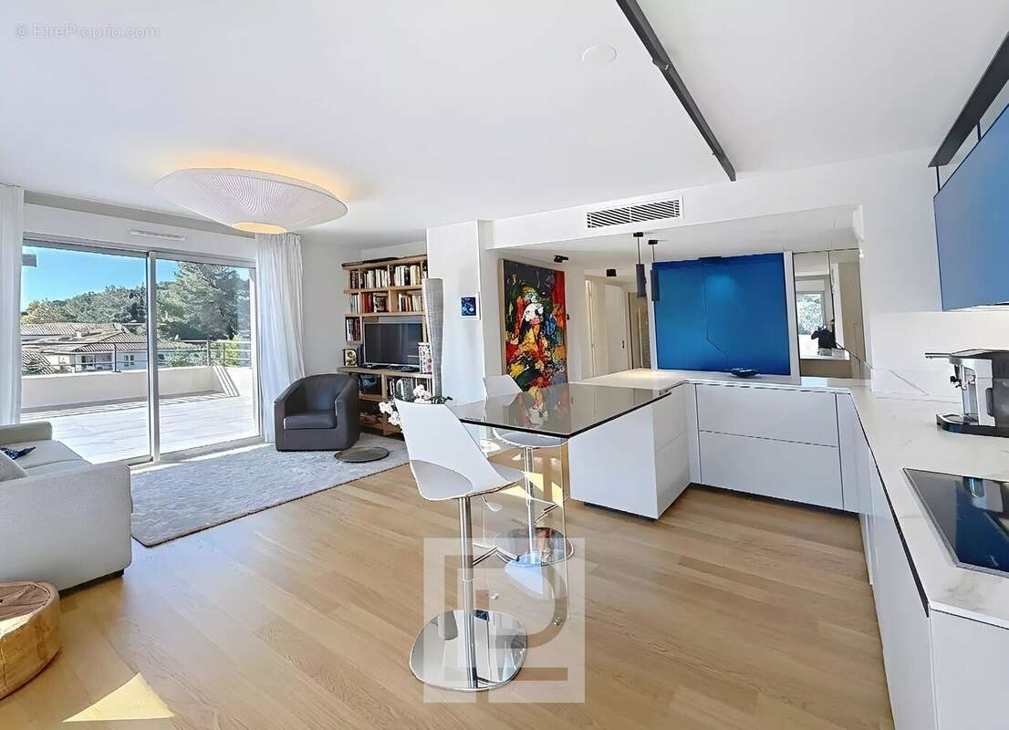Appartement à MOUGINS