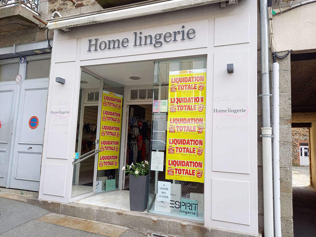 Commerce à FOUGERES