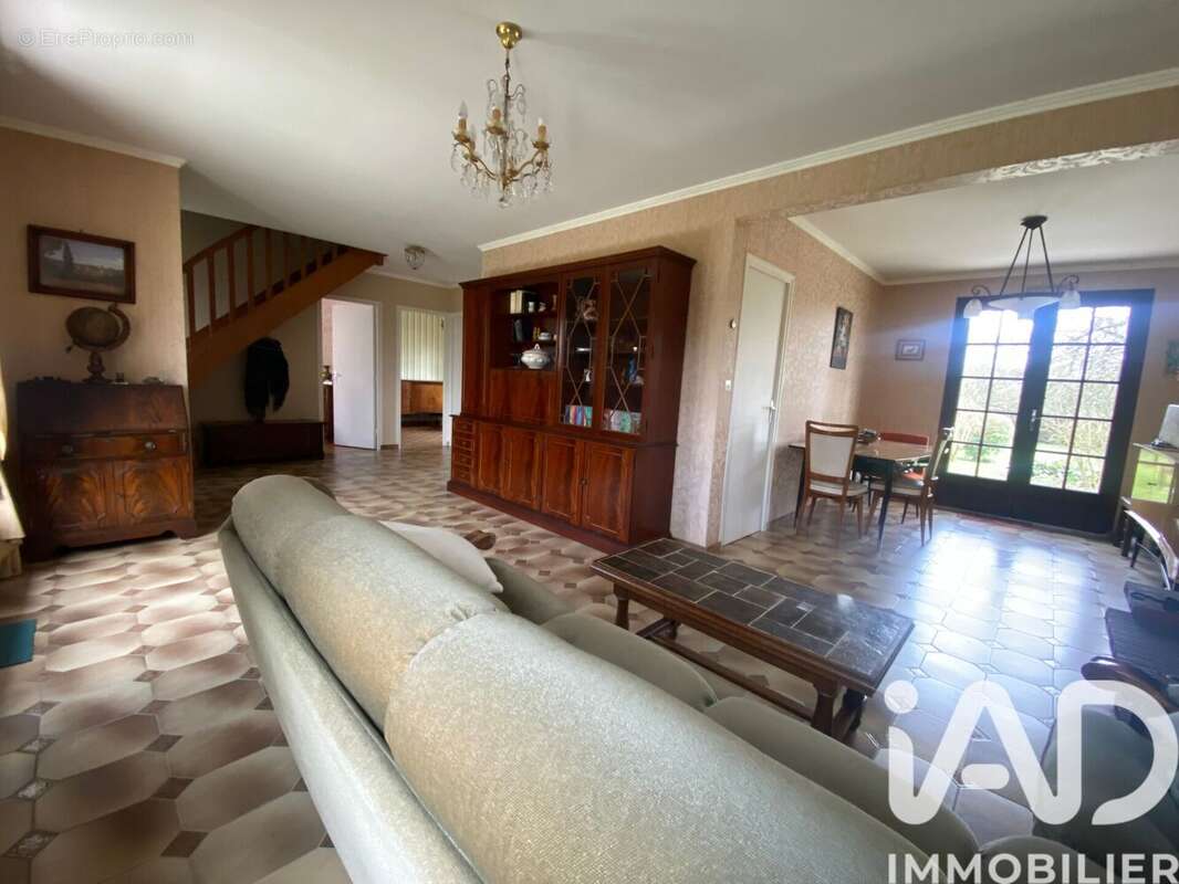 Maison 127 m² à Bannost-Villegagnon  - photo 2