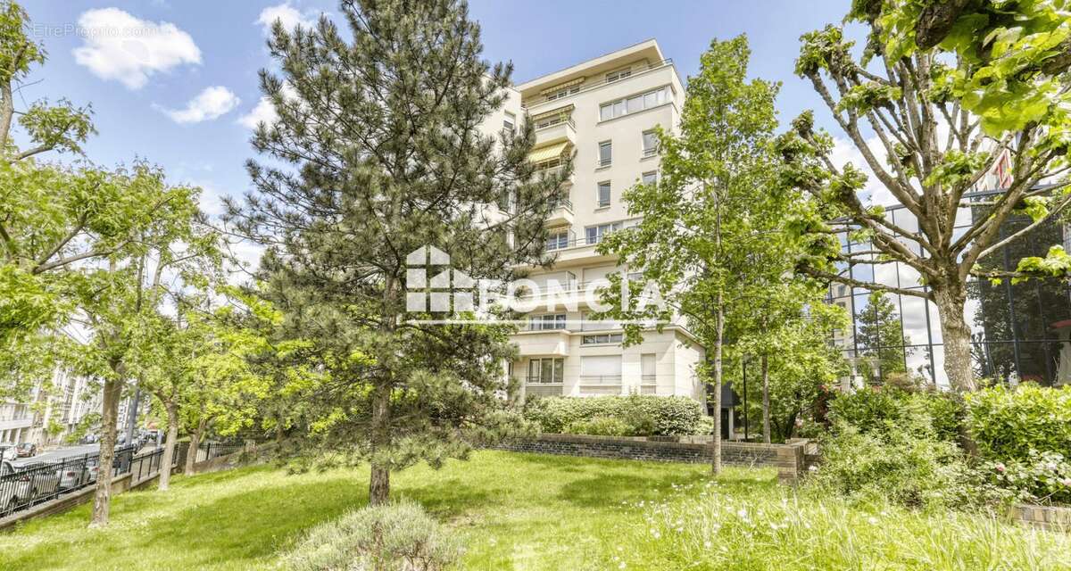 Appartement à ISSY-LES-MOULINEAUX